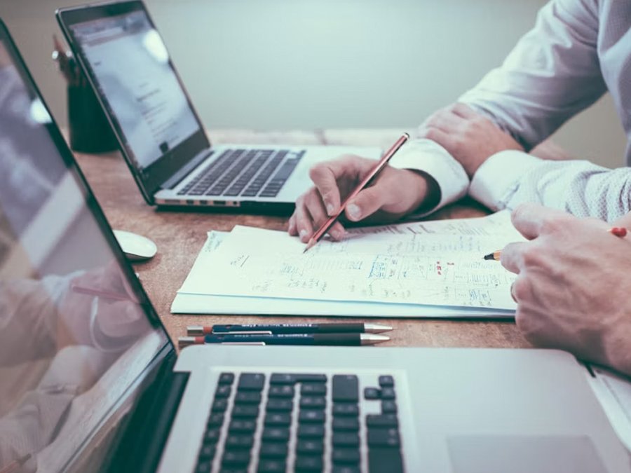 Business consulting and international commercial planning